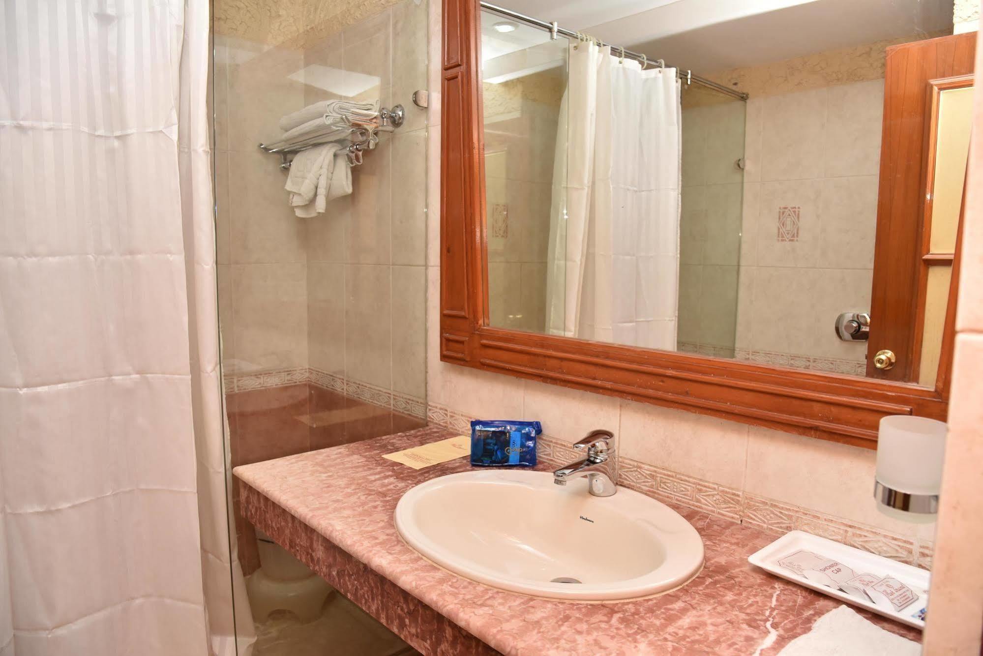 Hotel Park Grand Chandīgarh Екстериор снимка